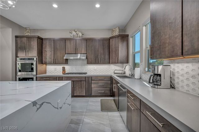 10018 Regency Square Avenue, Las Vegas, NV 89148