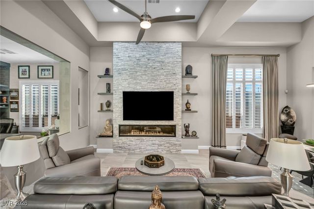 10018 Regency Square Avenue, Las Vegas, NV 89148