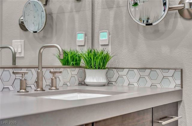 10018 Regency Square Avenue, Las Vegas, NV 89148