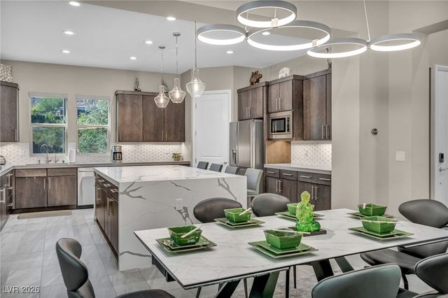 10018 Regency Square Avenue, Las Vegas, NV 89148