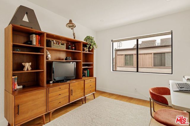 4600 Glencoe Avenue 2, Los Angeles, CA 90292