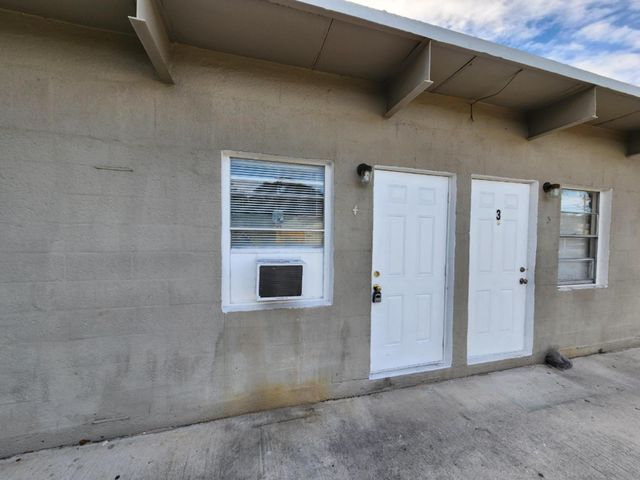 620 20th Street 4, West Palm Beach, FL 33407