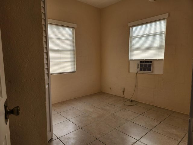 620 20th Street 4, West Palm Beach, FL 33407