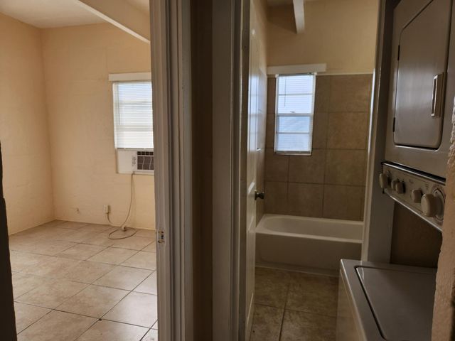 620 20th Street 4, West Palm Beach, FL 33407