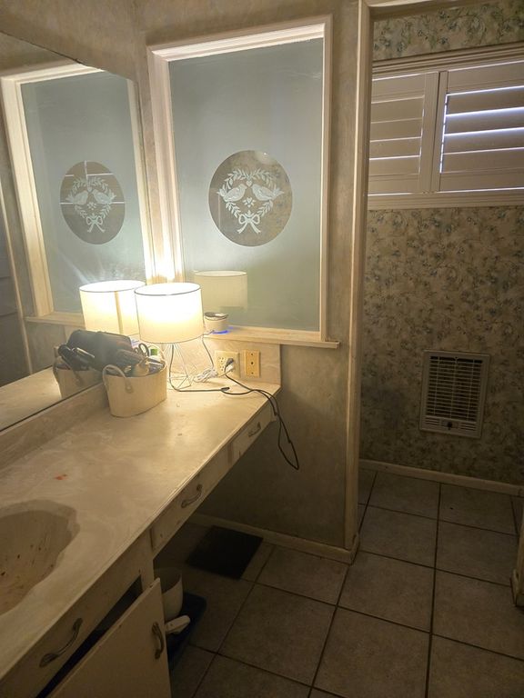 Image 5 of property listing at 2501 Oxford Ave, San Angelo, TX 76904