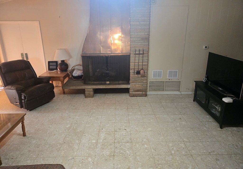 Image 9 of property listing at 2501 Oxford Ave, San Angelo, TX 76904