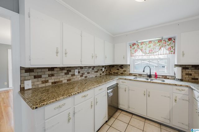 1406 VALLEY ROAD, Jasper, AL 35501