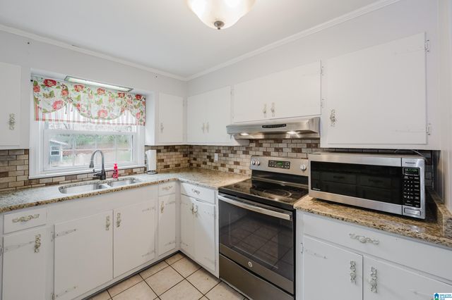 1406 VALLEY ROAD, Jasper, AL 35501