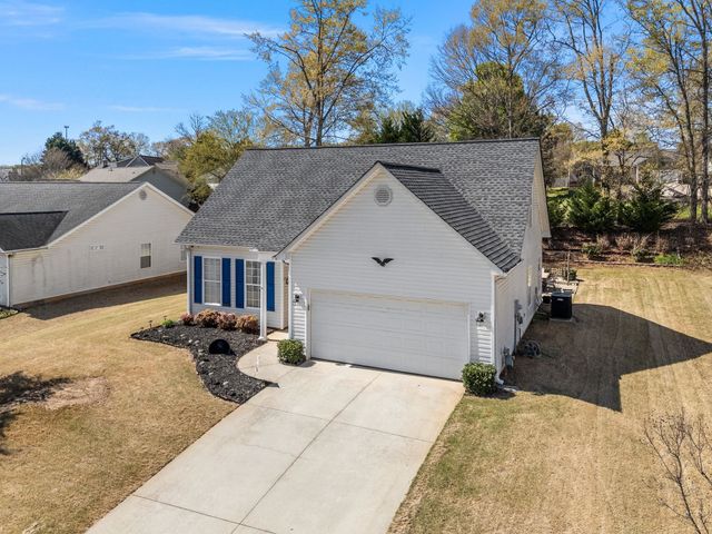 722 Tinder Box Court, Boiling Springs, SC 29316