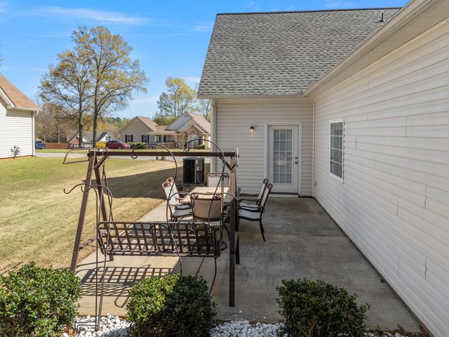 722 Tinder Box Court, Boiling Springs, SC 29316