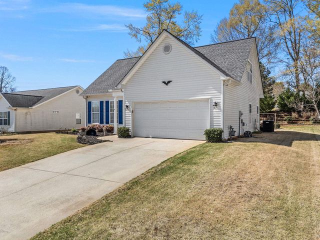 722 Tinder Box Court, Boiling Springs, SC 29316