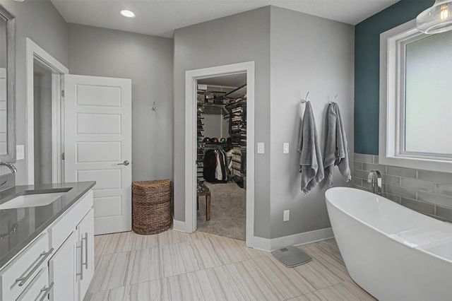 2409 NE 10th Court, Grimes, IA 50111