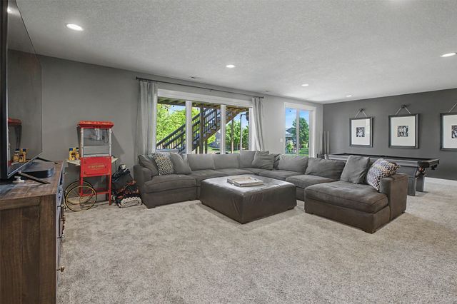 2409 NE 10th Court, Grimes, IA 50111