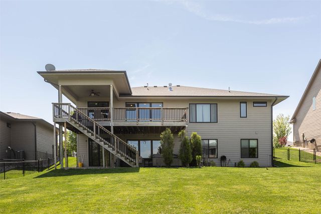 2409 NE 10th Court, Grimes, IA 50111