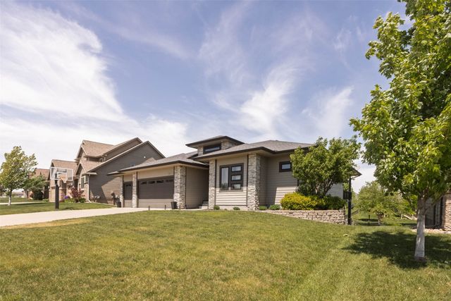 2409 NE 10th Court, Grimes, IA 50111
