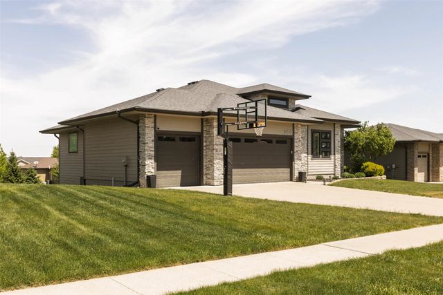 2409 NE 10th Court, Grimes, IA 50111
