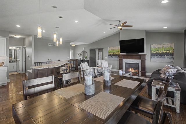 2409 NE 10th Court, Grimes, IA 50111