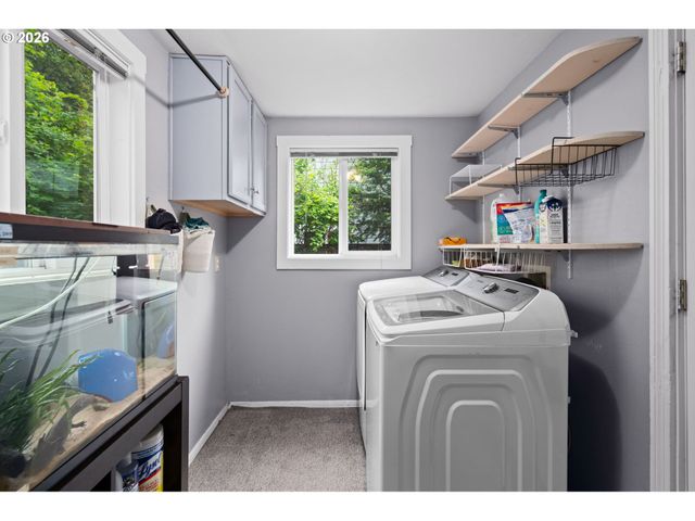 11944 Se MILL Ct, Portland, OR 97216