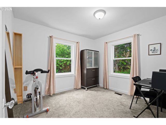 11944 Se MILL Ct, Portland, OR 97216