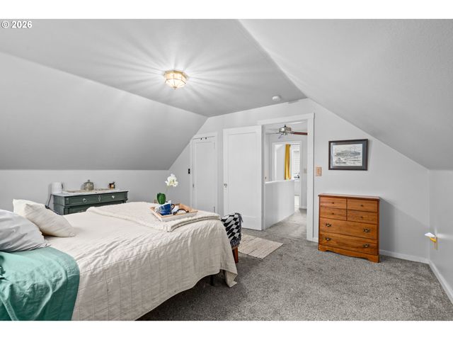 11944 Se MILL Ct, Portland, OR 97216