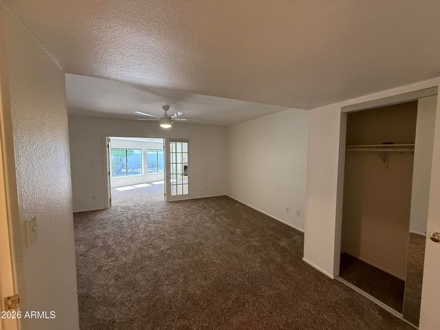 621 E CALAVAR Road, Phoenix, AZ 85022