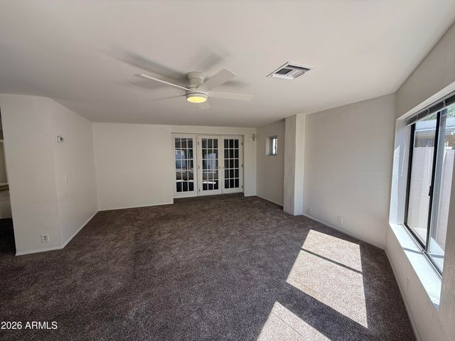 621 E CALAVAR Road, Phoenix, AZ 85022