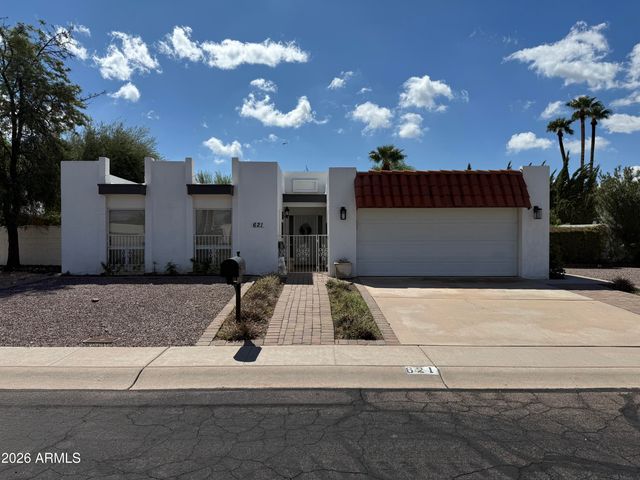 621 E CALAVAR Road, Phoenix, AZ 85022
