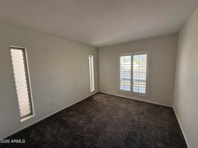 621 E CALAVAR Road, Phoenix, AZ 85022