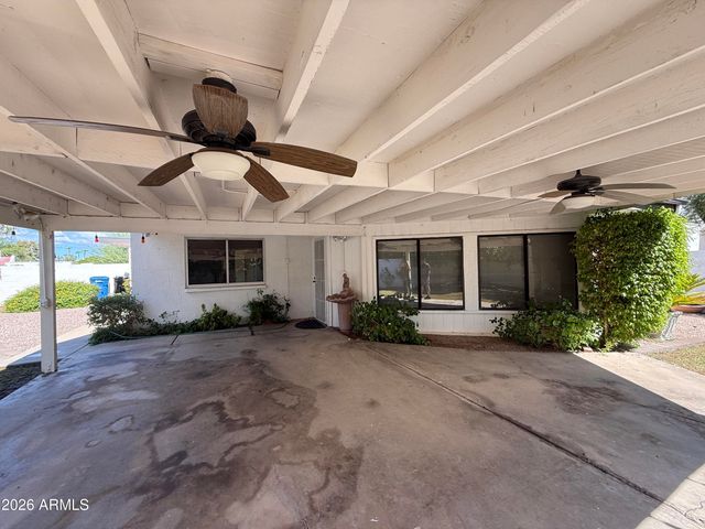 621 E CALAVAR Road, Phoenix, AZ 85022
