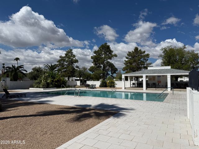 621 E CALAVAR Road, Phoenix, AZ 85022