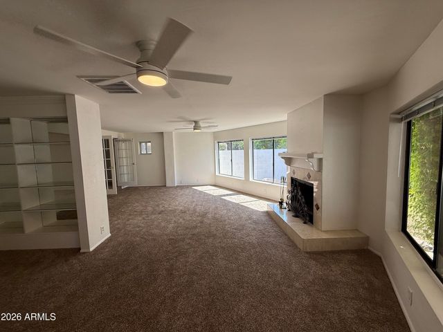 621 E CALAVAR Road, Phoenix, AZ 85022