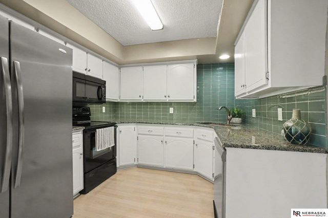 11736 Ruggles Circle, Omaha, NE 68164