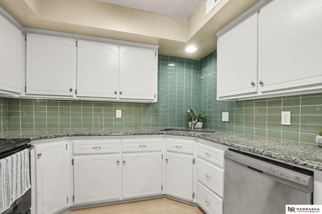 11736 Ruggles Circle, Omaha, NE 68164
