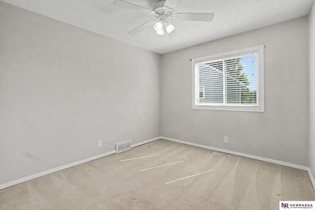 11736 Ruggles Circle, Omaha, NE 68164