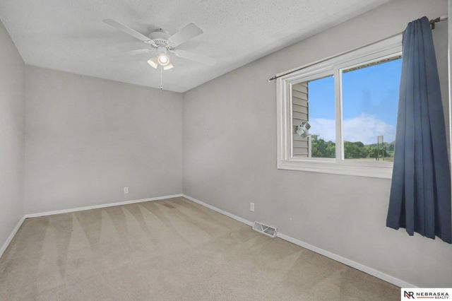 11736 Ruggles Circle, Omaha, NE 68164
