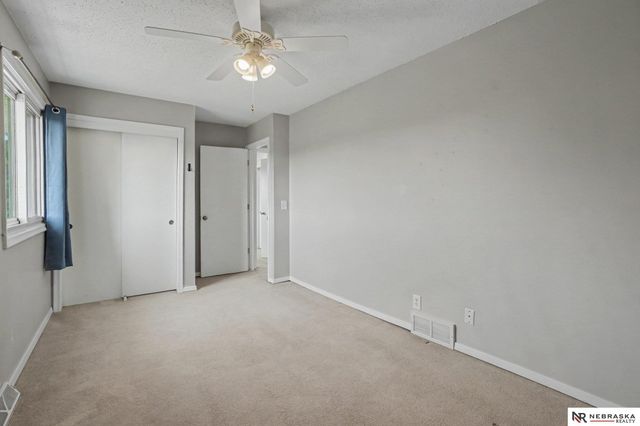 11736 Ruggles Circle, Omaha, NE 68164