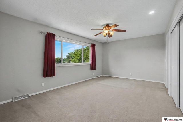 11736 Ruggles Circle, Omaha, NE 68164