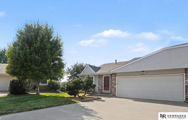 11736 Ruggles Circle, Omaha, NE 68164