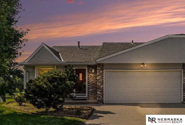 11736 Ruggles Circle, Omaha, NE 68164