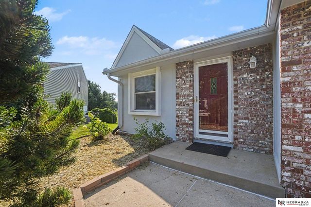 11736 Ruggles Circle, Omaha, NE 68164