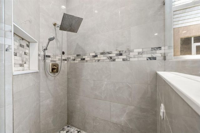 6422 BRIDGECREST DRIVE, Lithia, FL 33547