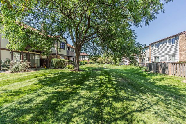 1538 Springview Court A1, Wheeling, IL 60090