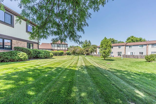 1538 Springview Court A1, Wheeling, IL 60090