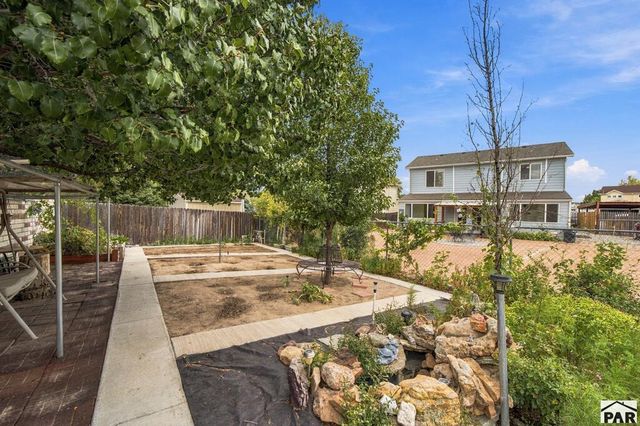 5307 Manor Ridge Dr, Pueblo, CO 81005