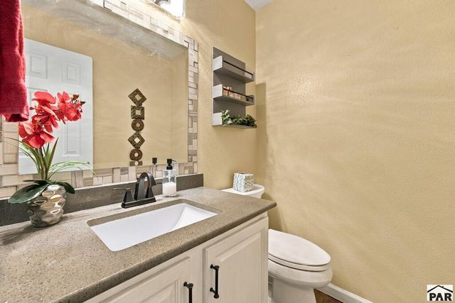 5307 Manor Ridge Dr, Pueblo, CO 81005