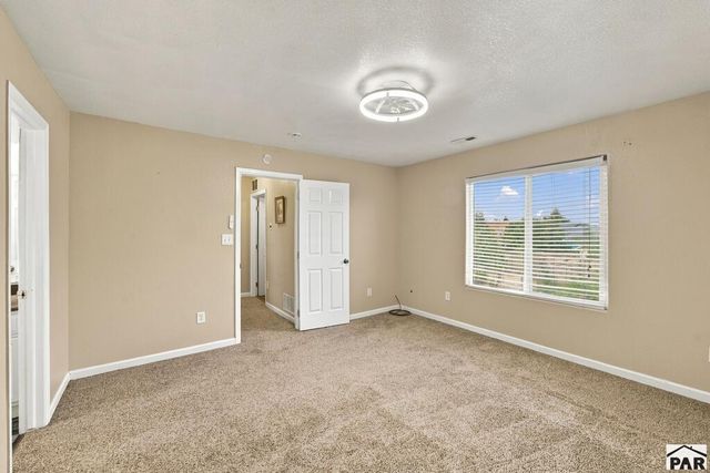 5307 Manor Ridge Dr, Pueblo, CO 81005