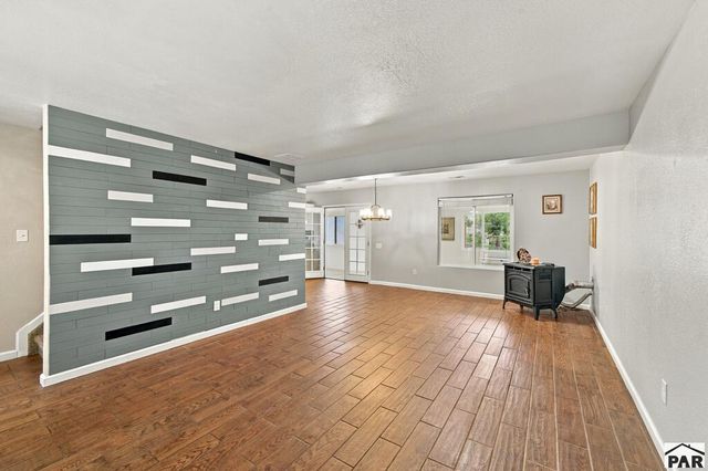 5307 Manor Ridge Dr, Pueblo, CO 81005