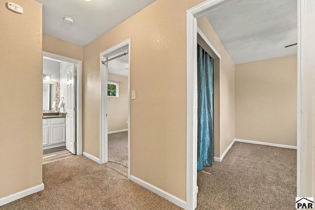 5307 Manor Ridge Dr, Pueblo, CO 81005