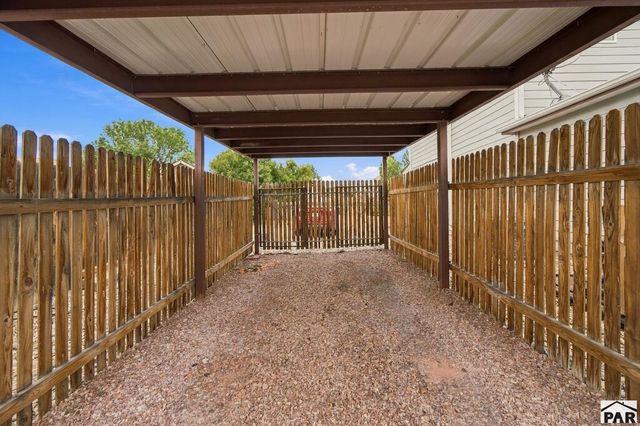 5307 Manor Ridge Dr, Pueblo, CO 81005