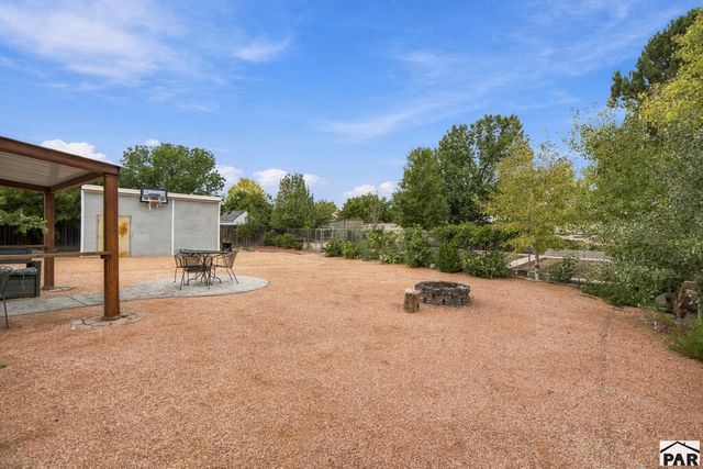 5307 Manor Ridge Dr, Pueblo, CO 81005